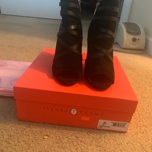 Ivanka Trump booties size 9
